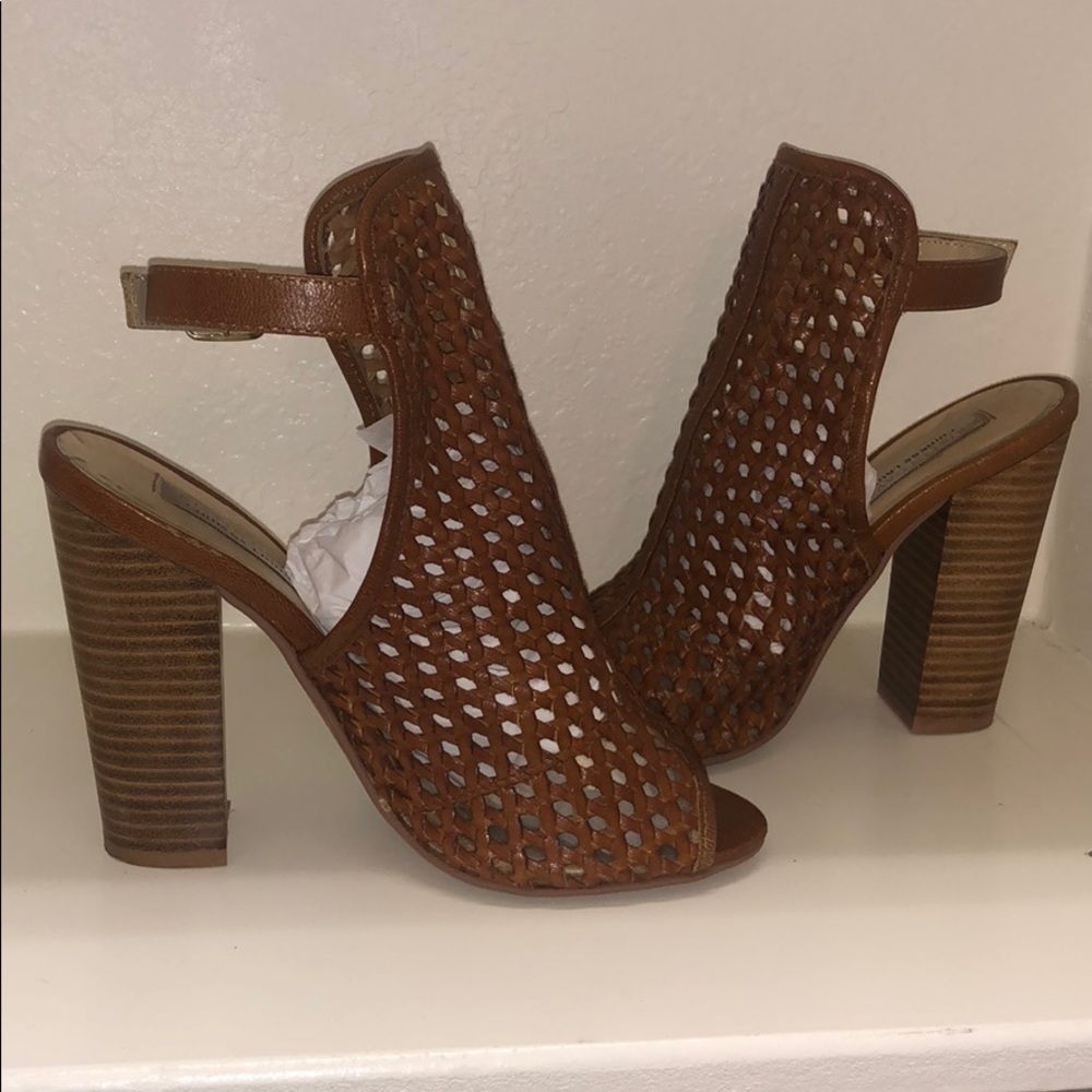 Kristin cavallari Chinese laundry sandals